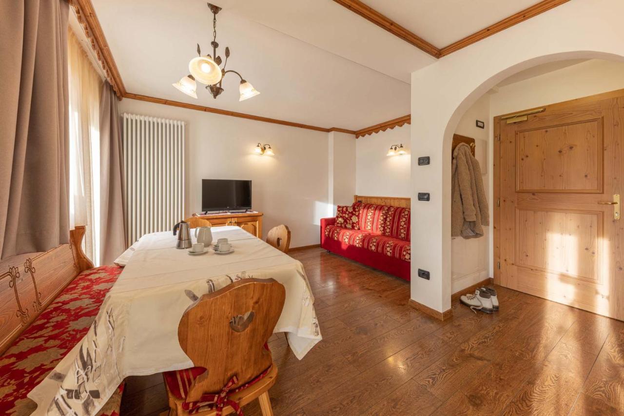 Residence Adler ซานมาร์ตีโนดีกัสตรอสซา ภายนอก รูปภาพ