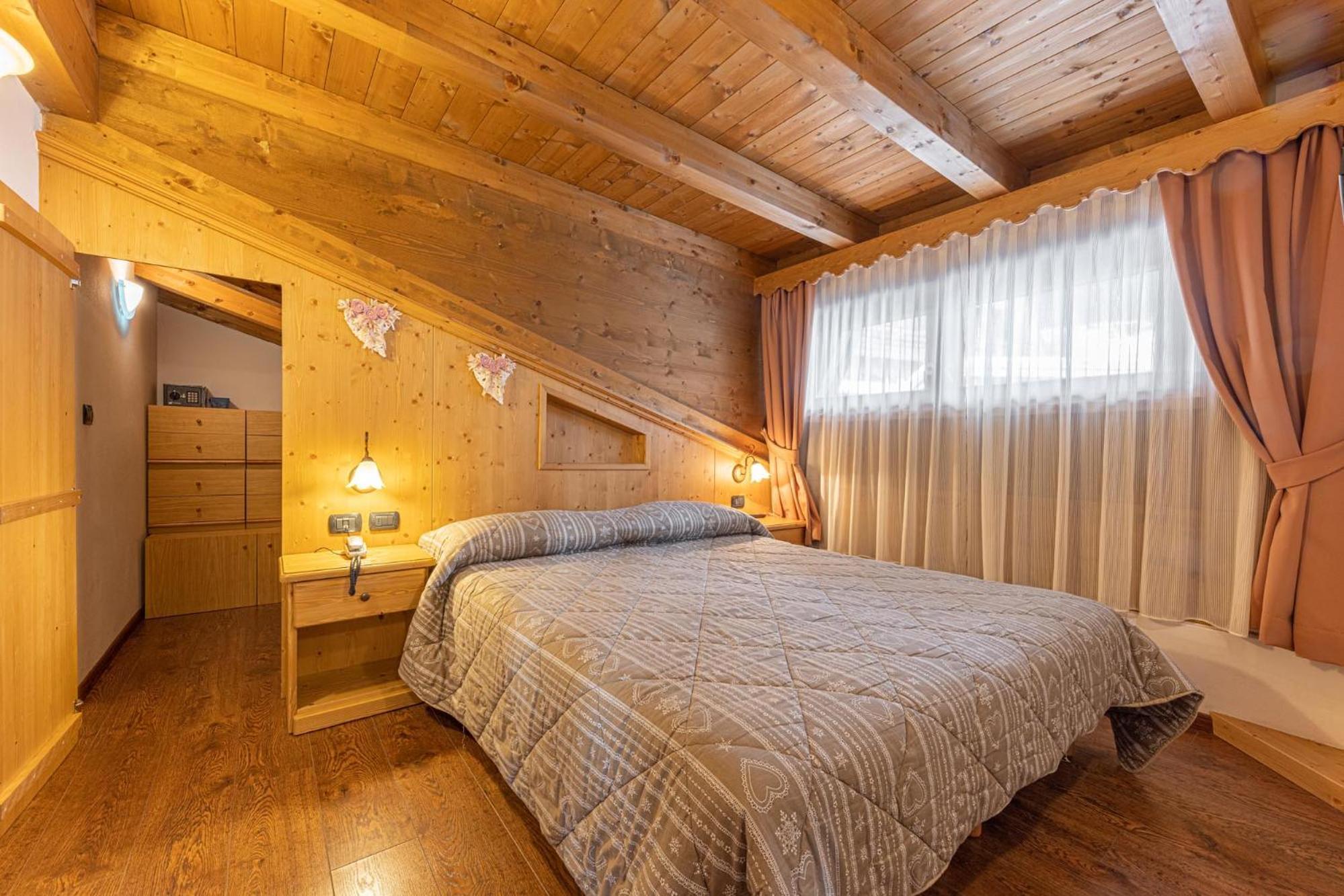 Residence Adler ซานมาร์ตีโนดีกัสตรอสซา ภายนอก รูปภาพ
