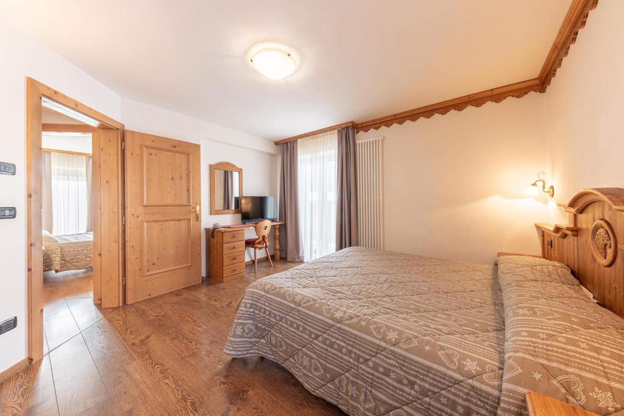 Residence Adler ซานมาร์ตีโนดีกัสตรอสซา ภายนอก รูปภาพ